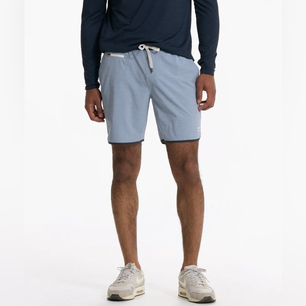 NWT!! Vuori Men's Banks Short 5 in Light Cloud Slub Stripe - Picture 2 of 11